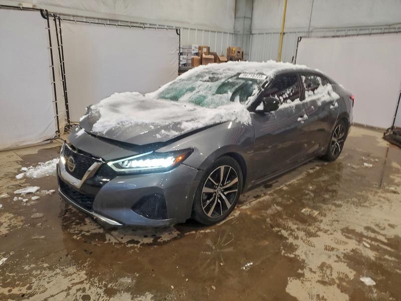 Фото 1 - NISSAN MAXIMA