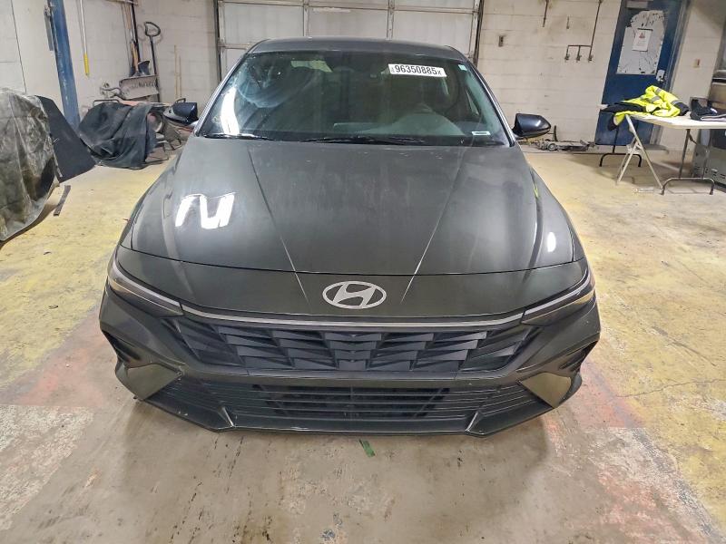 Фото 5 - HYUNDAI ELANTRA