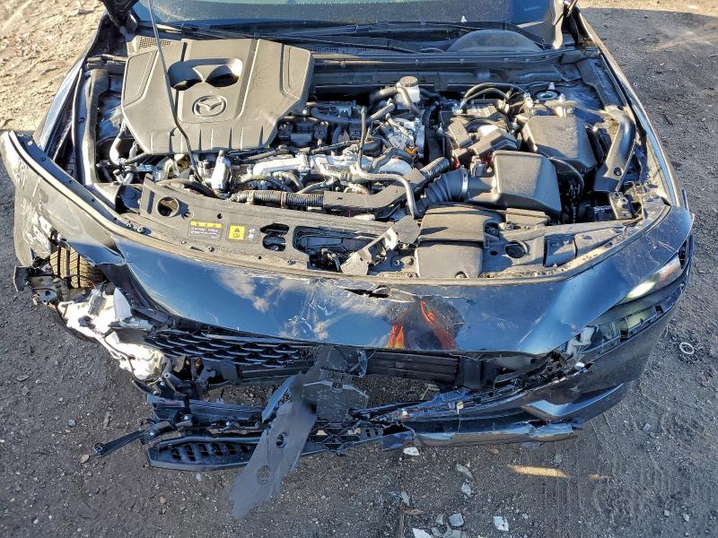 Фото 11 - MAZDA 3