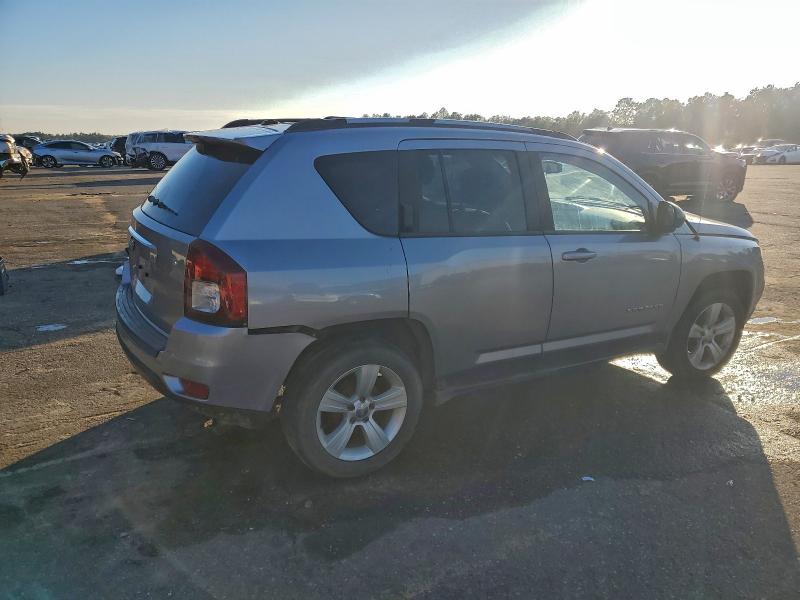 Фото 3 - JEEP COMPASS