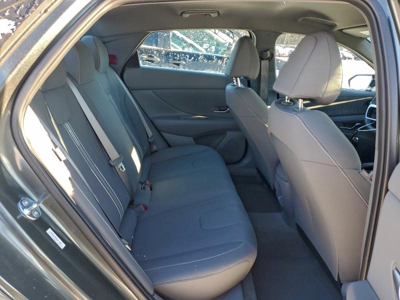 Фото 10 - HYUNDAI ELANTRA