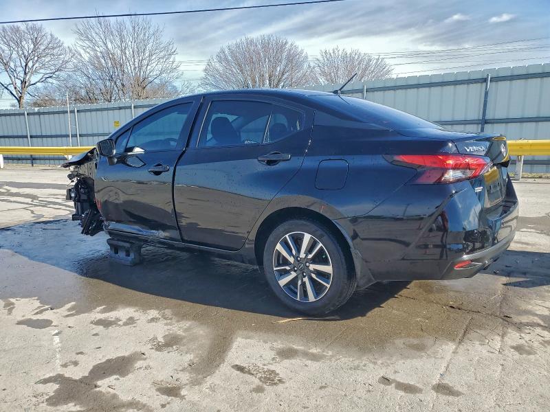 Фото 2 - NISSAN VERSA