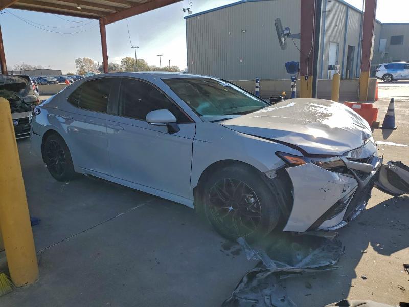 Фото 4 - TOYOTA CAMRY