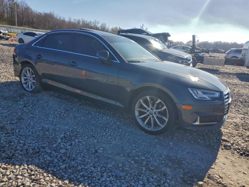 Фото 4 - AUDI A4