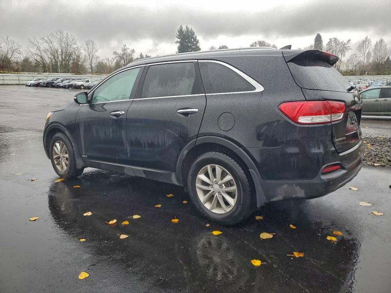 Фото 2 - KIA SORENTO