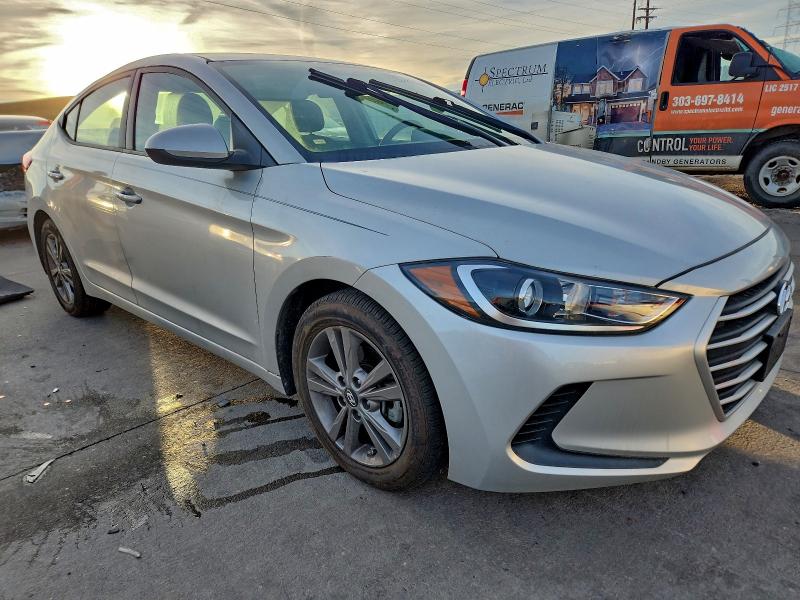 Фото 4 - HYUNDAI ELANTRA