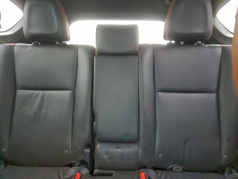 Фото 10 - TOYOTA RAV4