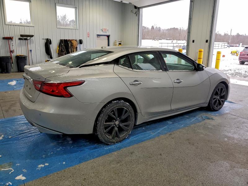 Фото 3 - NISSAN MAXIMA