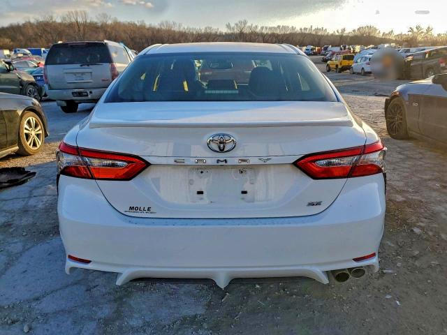 Фото 6 - TOYOTA CAMRY