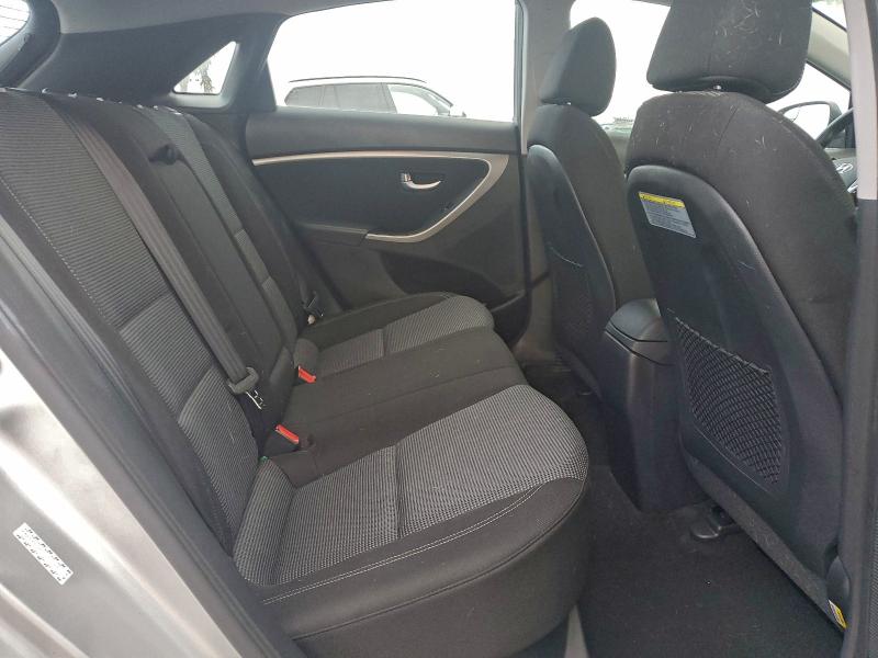 Фото 10 - HYUNDAI ELANTRA