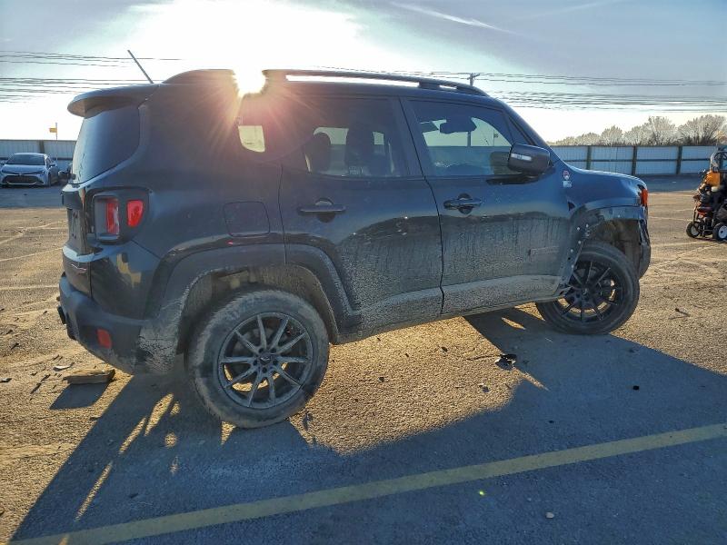 Фото 3 - JEEP RENEGADE