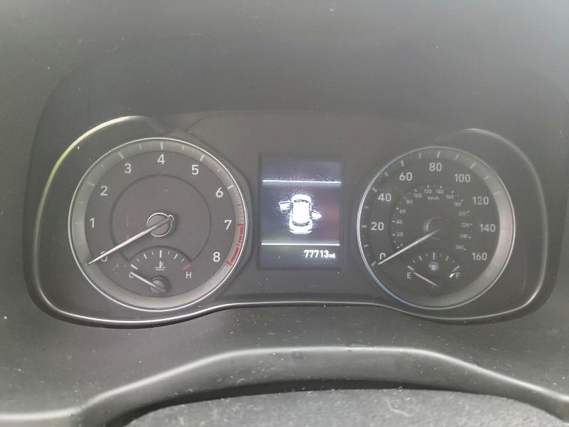 Фото 9 - HYUNDAI KONA