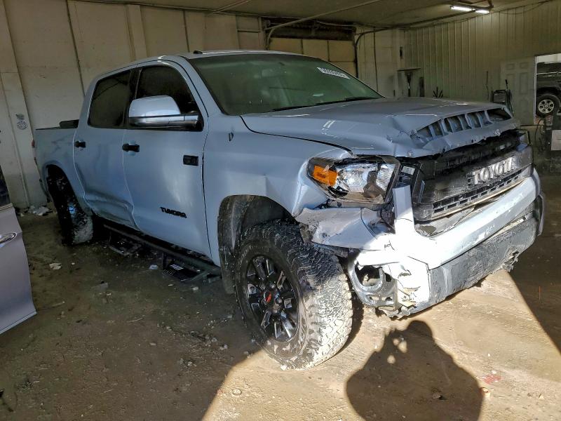 Фото 4 - TOYOTA TUNDRA