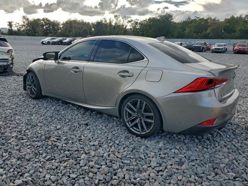 Фото 2 - LEXUS IS