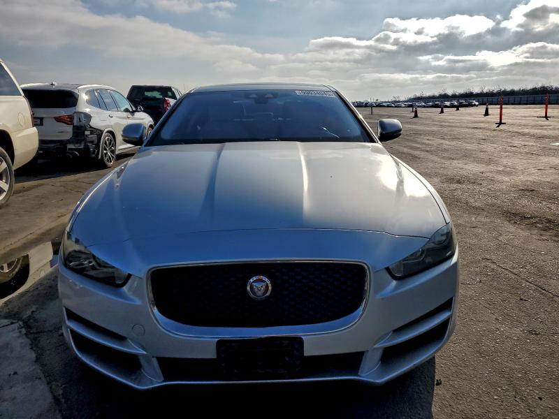 Фото 5 - JAGUAR XE