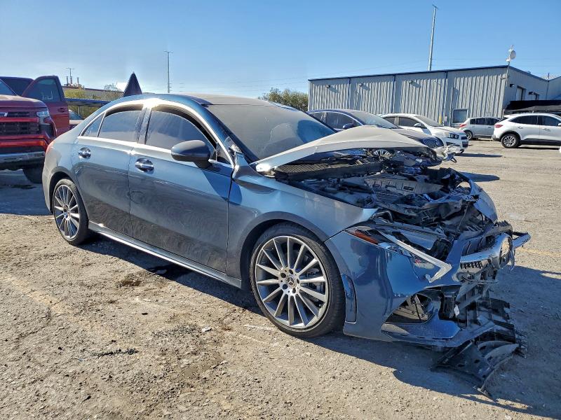 Фото 4 - MERCEDES-BENZ A-CLASS