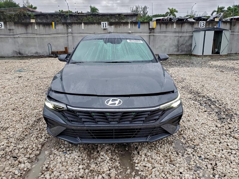 Фото 5 - HYUNDAI ELANTRA