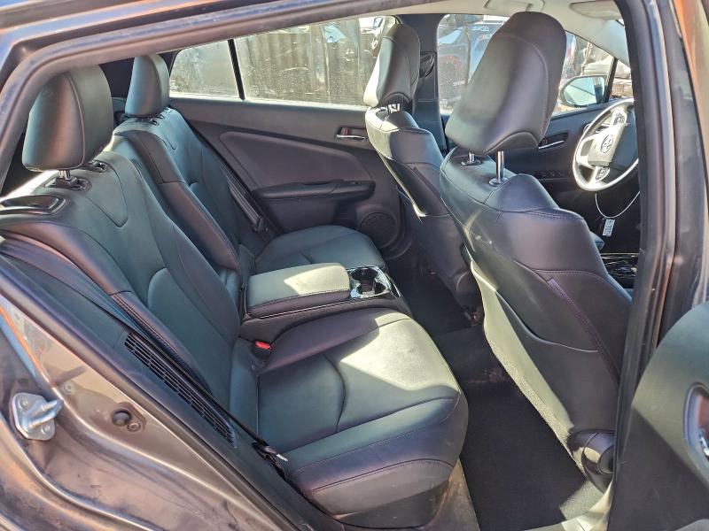 Фото 10 - TOYOTA PRIUS