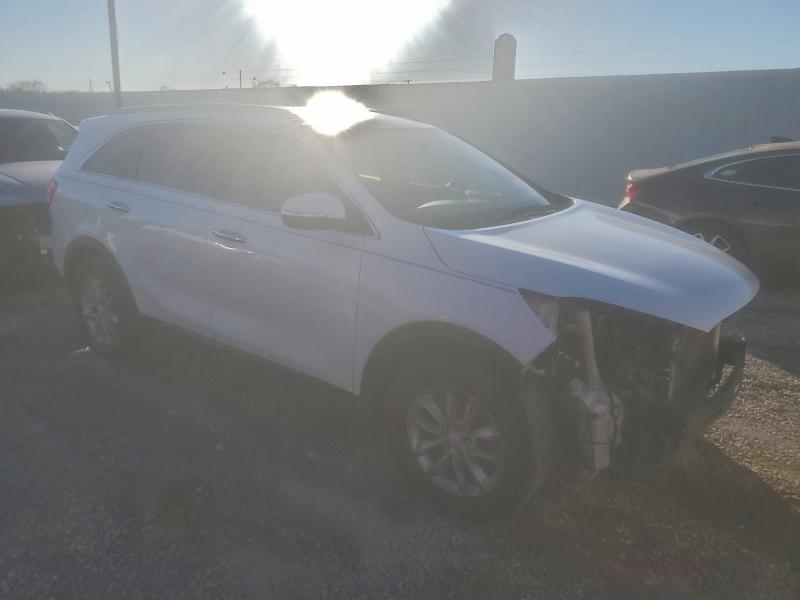 Фото 4 - KIA SORENTO