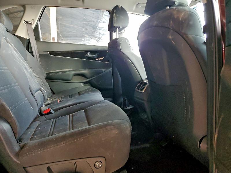 Фото 11 - KIA SORENTO