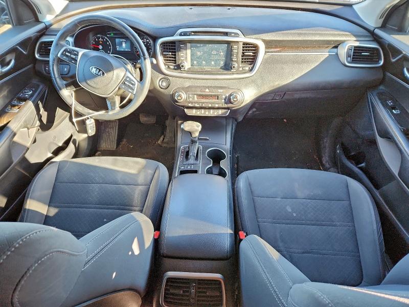 Фото 8 - KIA SORENTO