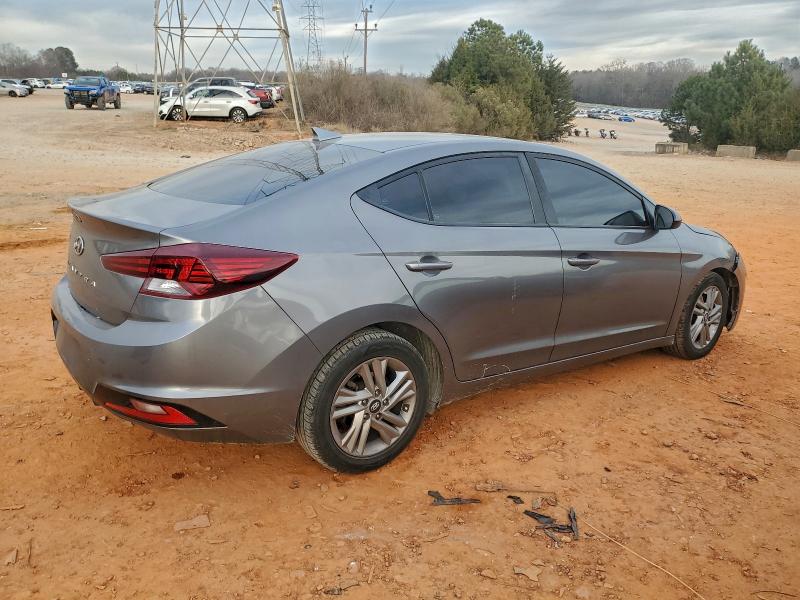 Фото 3 - HYUNDAI ELANTRA