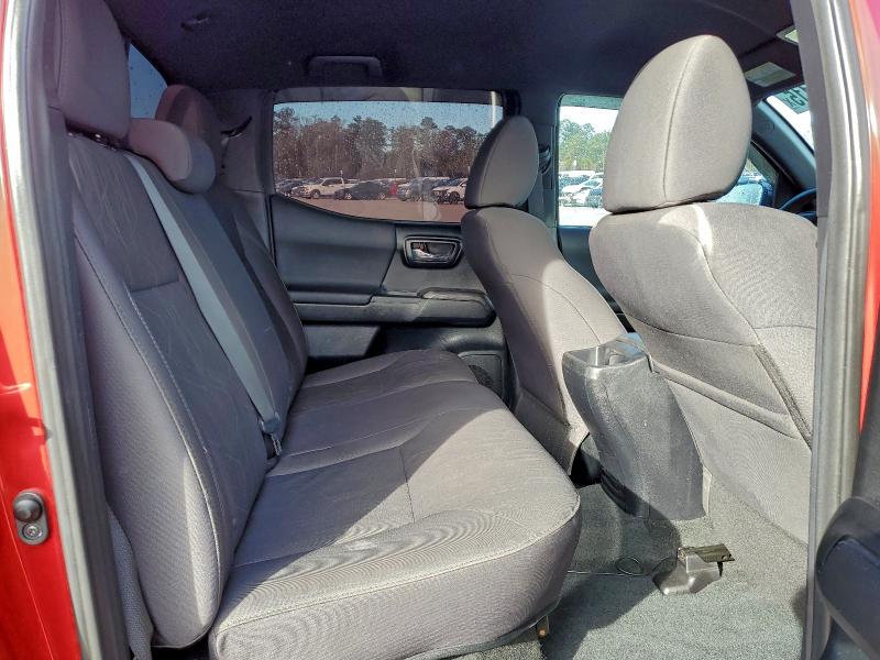 Фото 10 - TOYOTA TACOMA