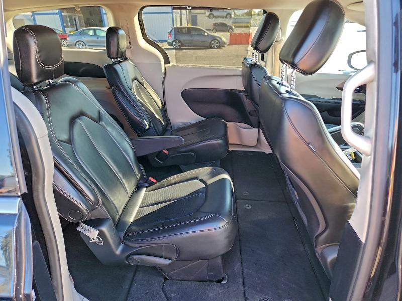 Фото 11 - CHRYSLER MINIVAN