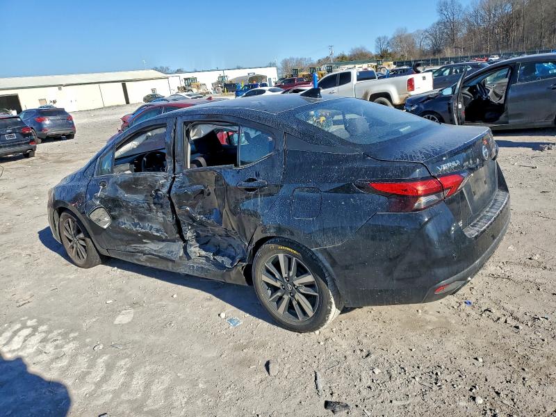 Фото 2 - NISSAN VERSA