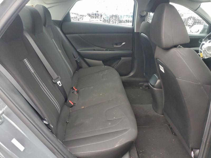 Фото 10 - HYUNDAI ELANTRA