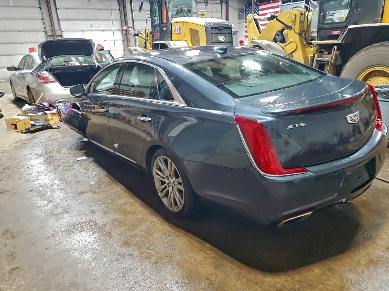 Фото 2 - CADILLAC XTS