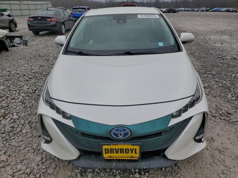 Фото 5 - TOYOTA PRIUS