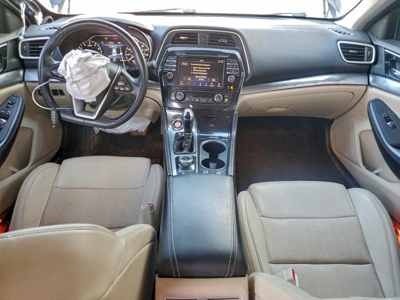 Фото 8 - NISSAN MAXIMA