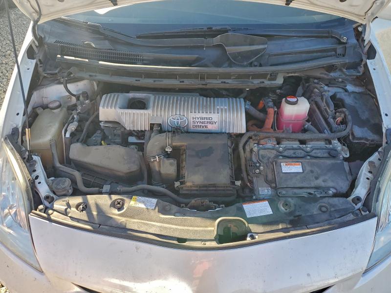 Фото 11 - TOYOTA PRIUS