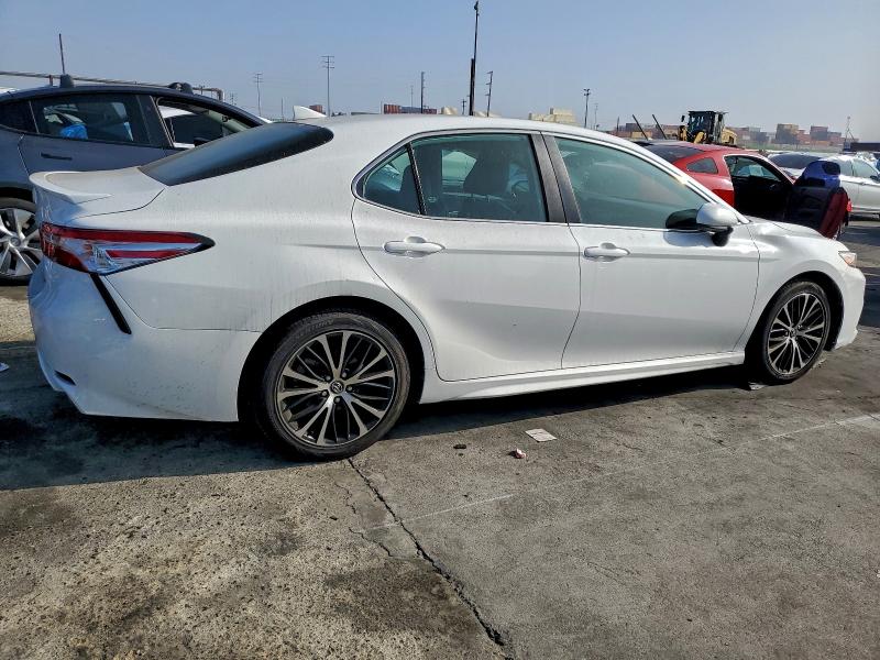 Фото 3 - TOYOTA CAMRY