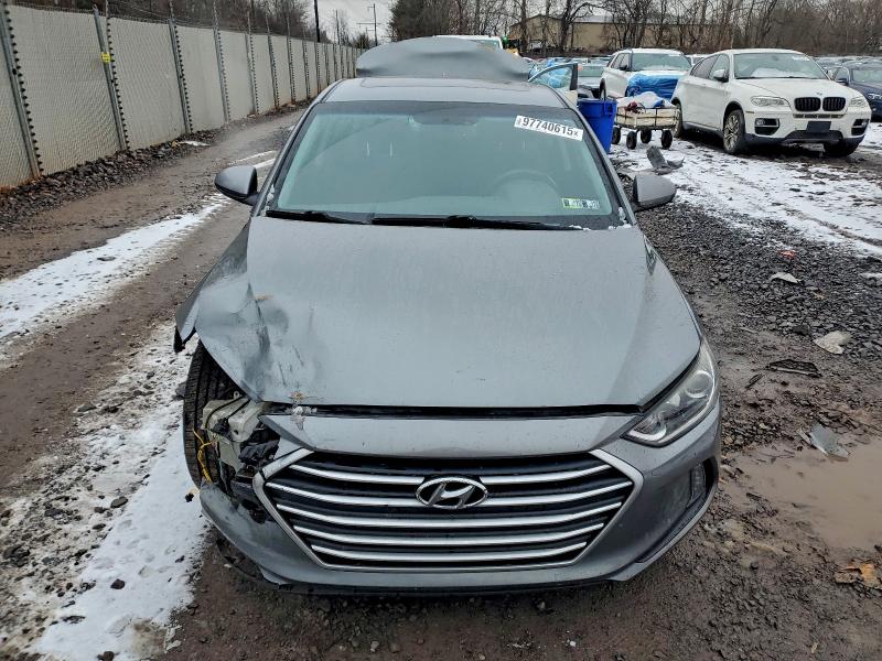 Фото 5 - HYUNDAI ELANTRA