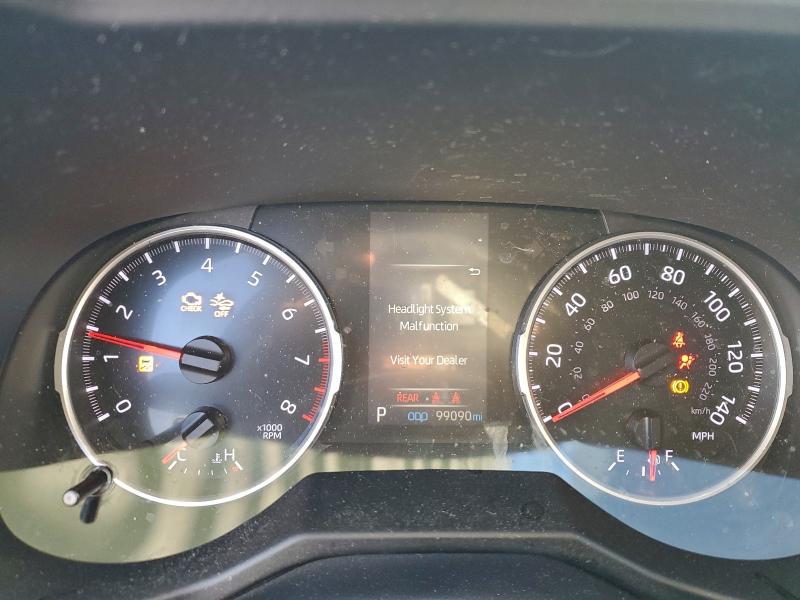 Фото 9 - TOYOTA RAV4