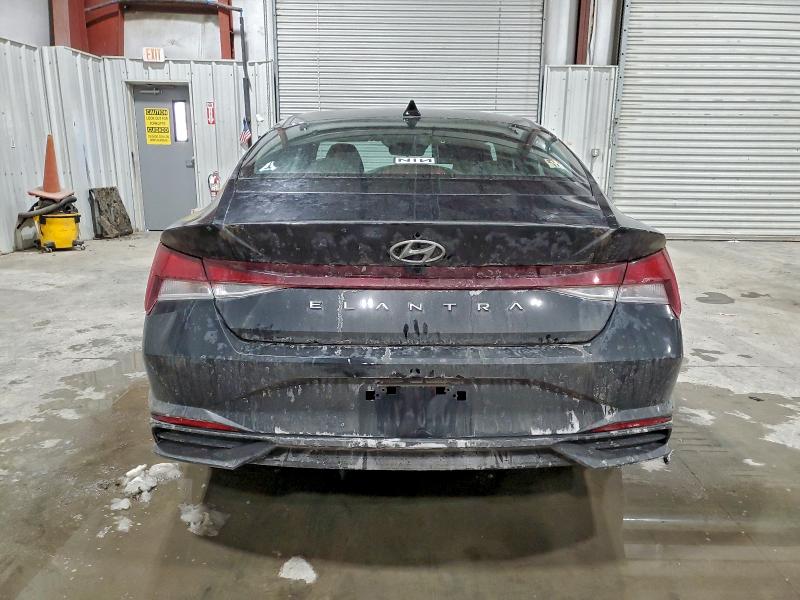 Фото 6 - HYUNDAI ELANTRA