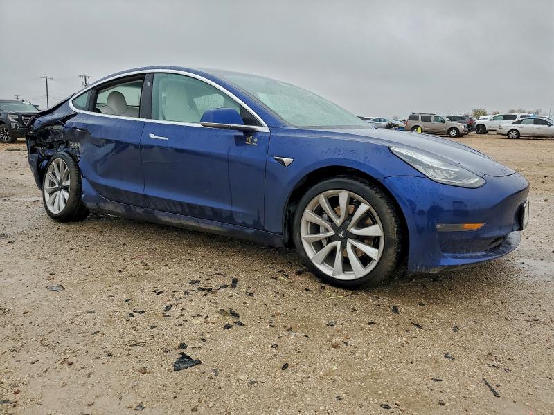 Фото 4 - TESLA MODEL 3