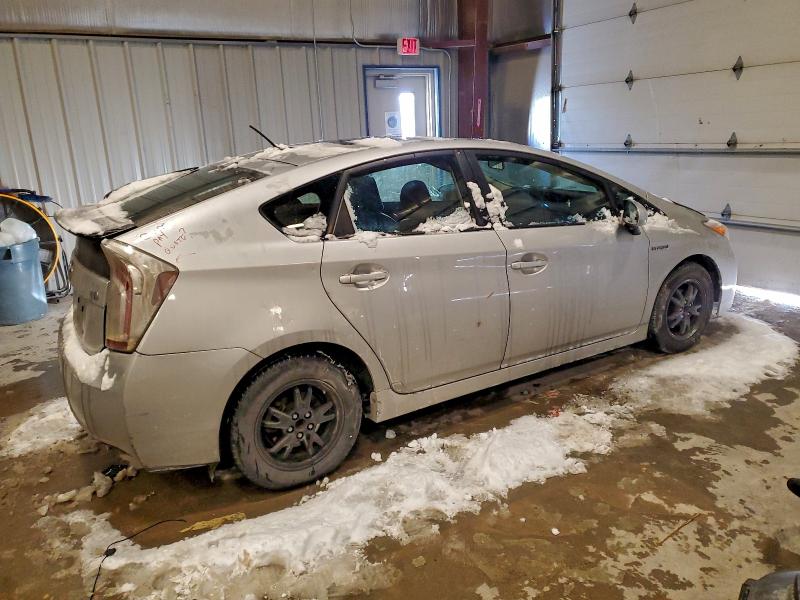 Фото 3 - TOYOTA PRIUS