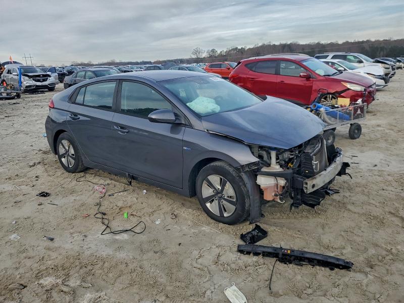 Фото 4 - HYUNDAI IONIQ