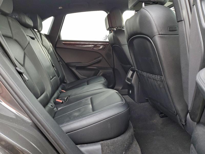 Фото 10 - PORSCHE MACAN