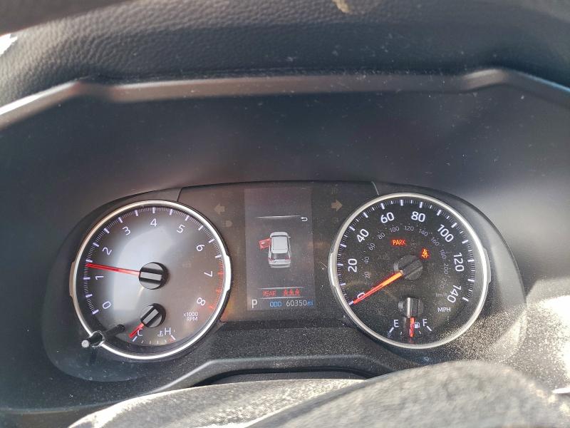 Фото 9 - TOYOTA RAV4