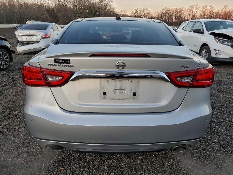 Фото 6 - NISSAN MAXIMA