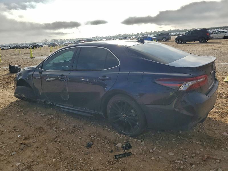 Фото 2 - TOYOTA CAMRY