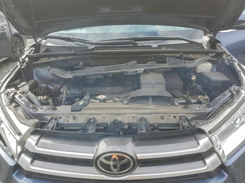 Фото 12 - TOYOTA HIGHLANDER