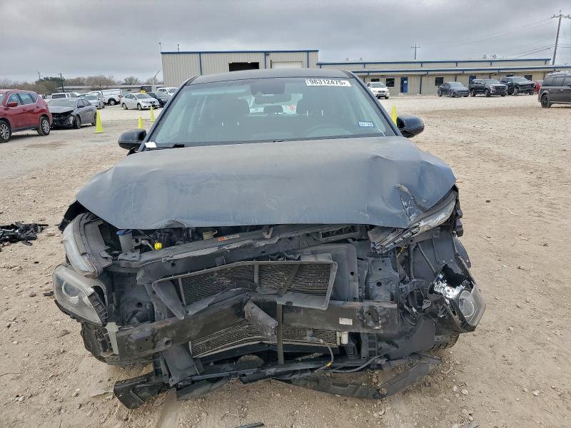 Фото 5 - HYUNDAI KONA