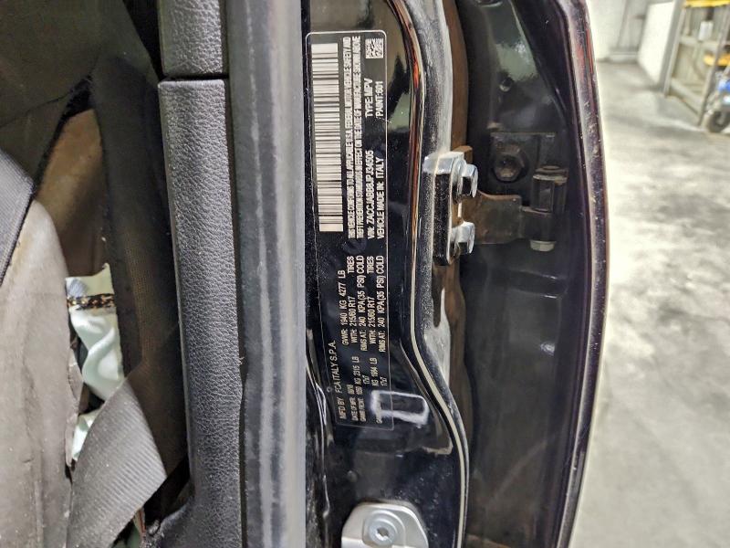 Фото 12 - JEEP RENEGADE