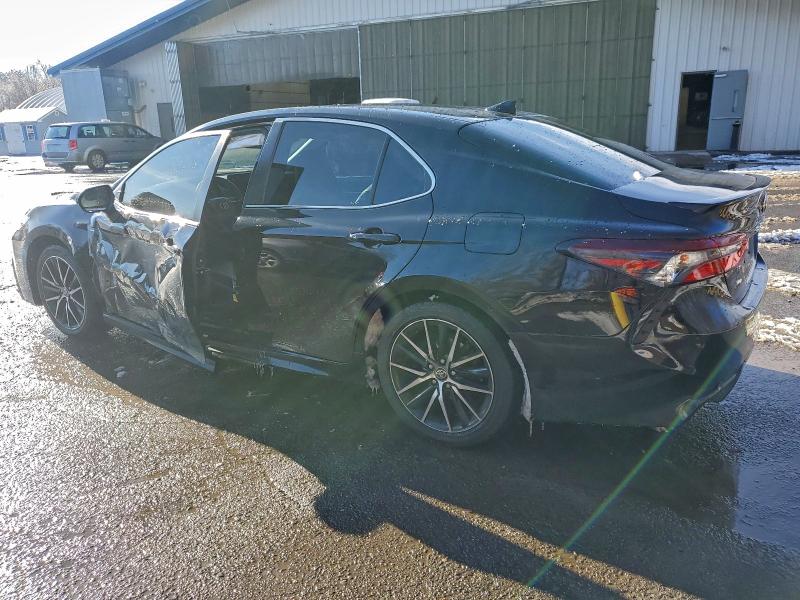 Фото 2 - TOYOTA CAMRY