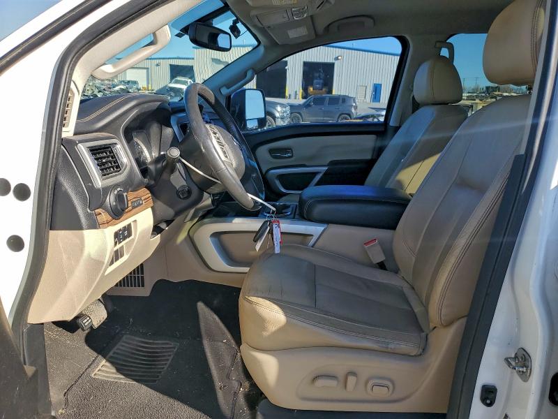 Фото 7 - NISSAN TITAN